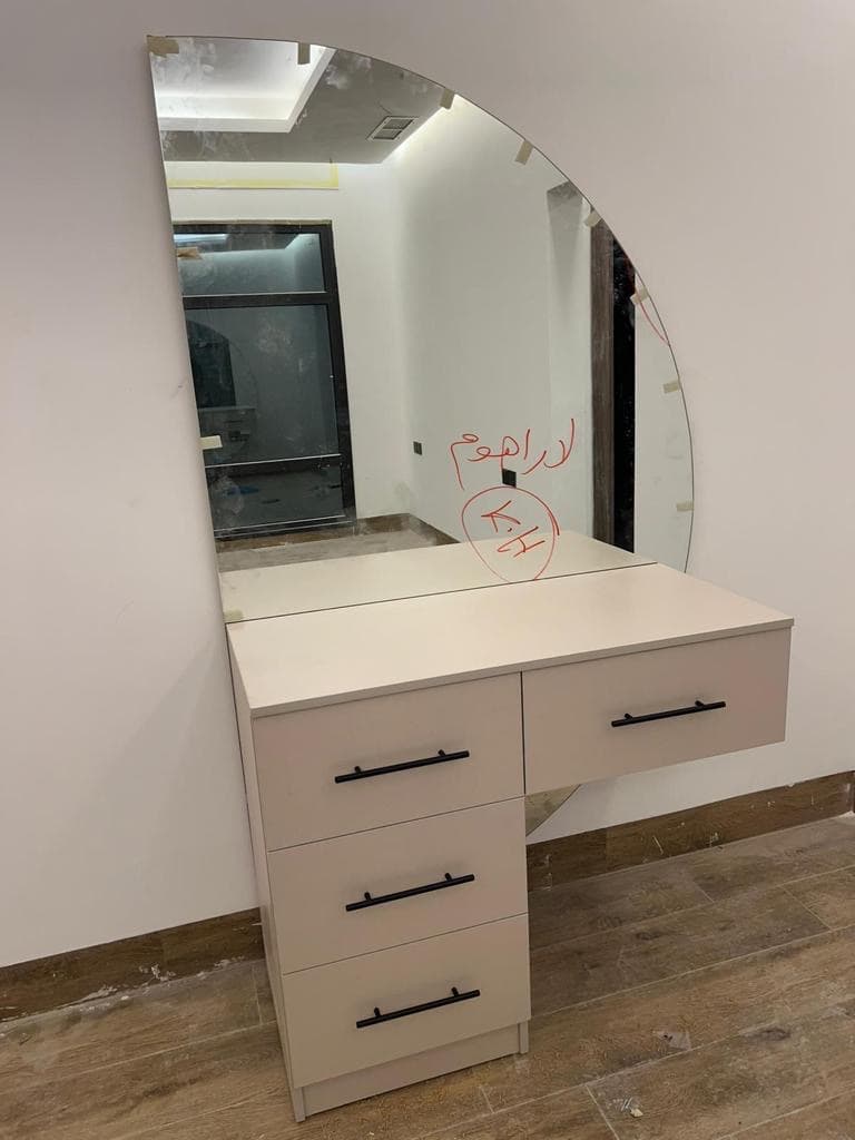 Carpenter maintenance and separation of decoration and furniture 7