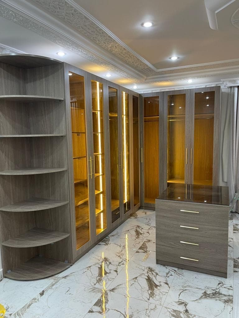 Carpenter maintenance and separation of decoration and furniture 8