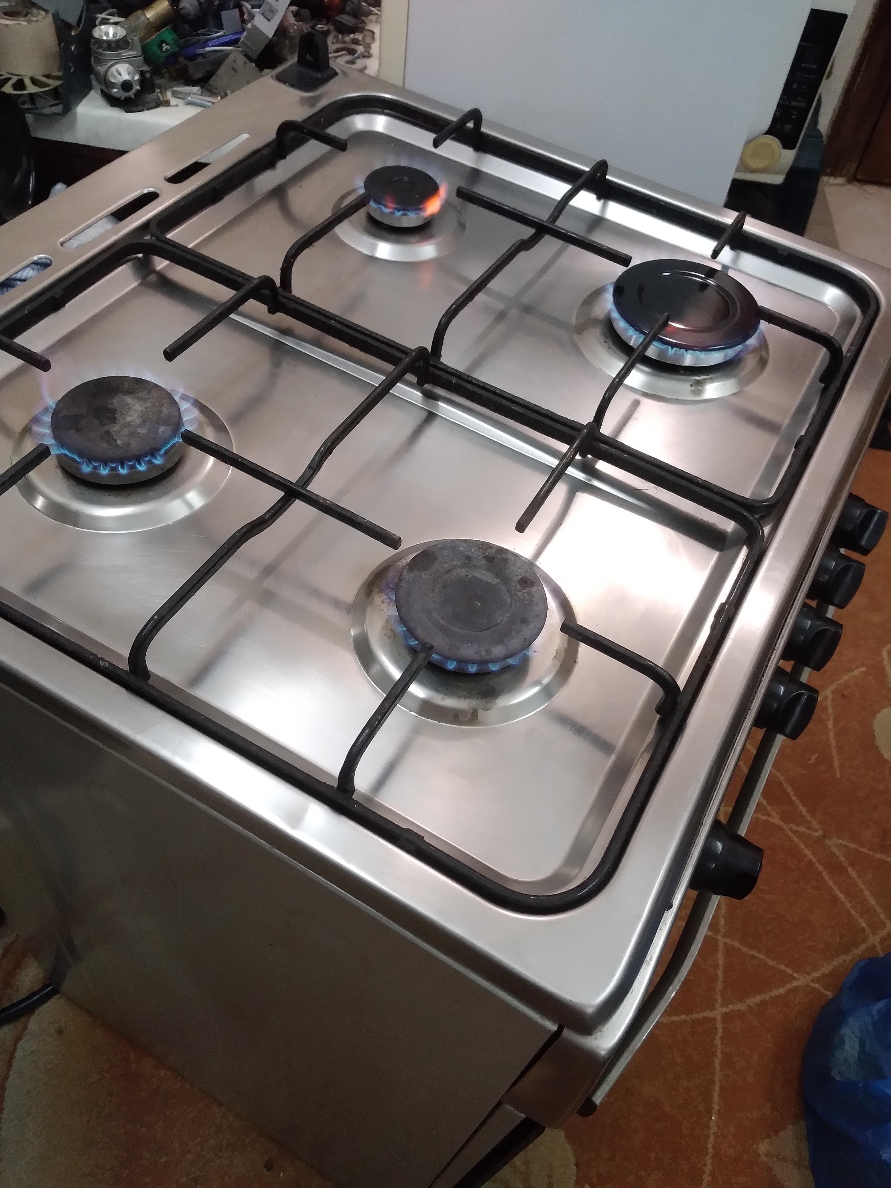 Wansa four burner gas oven in excellent condition 0
