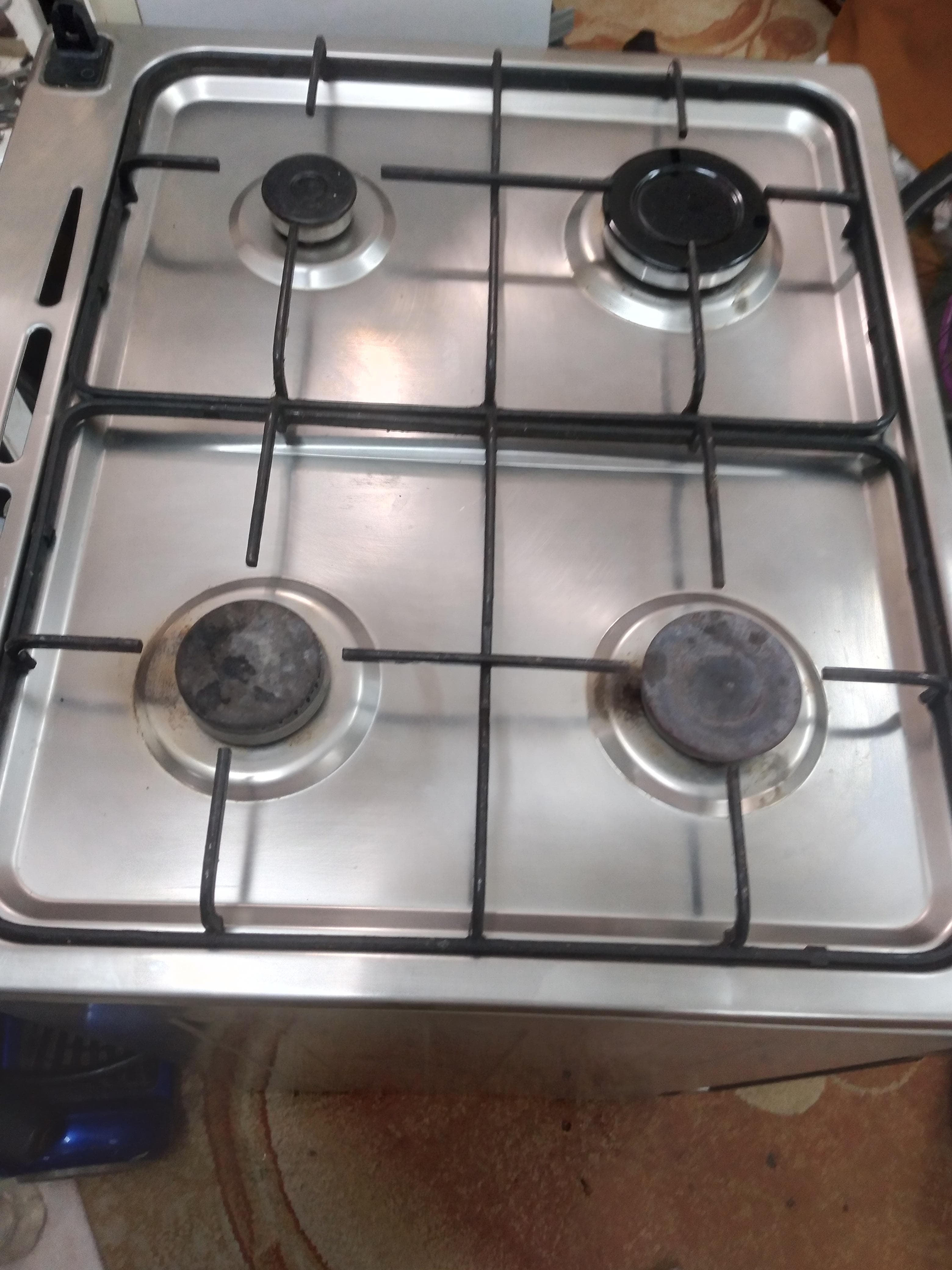 Wansa four burner gas oven in excellent condition 1