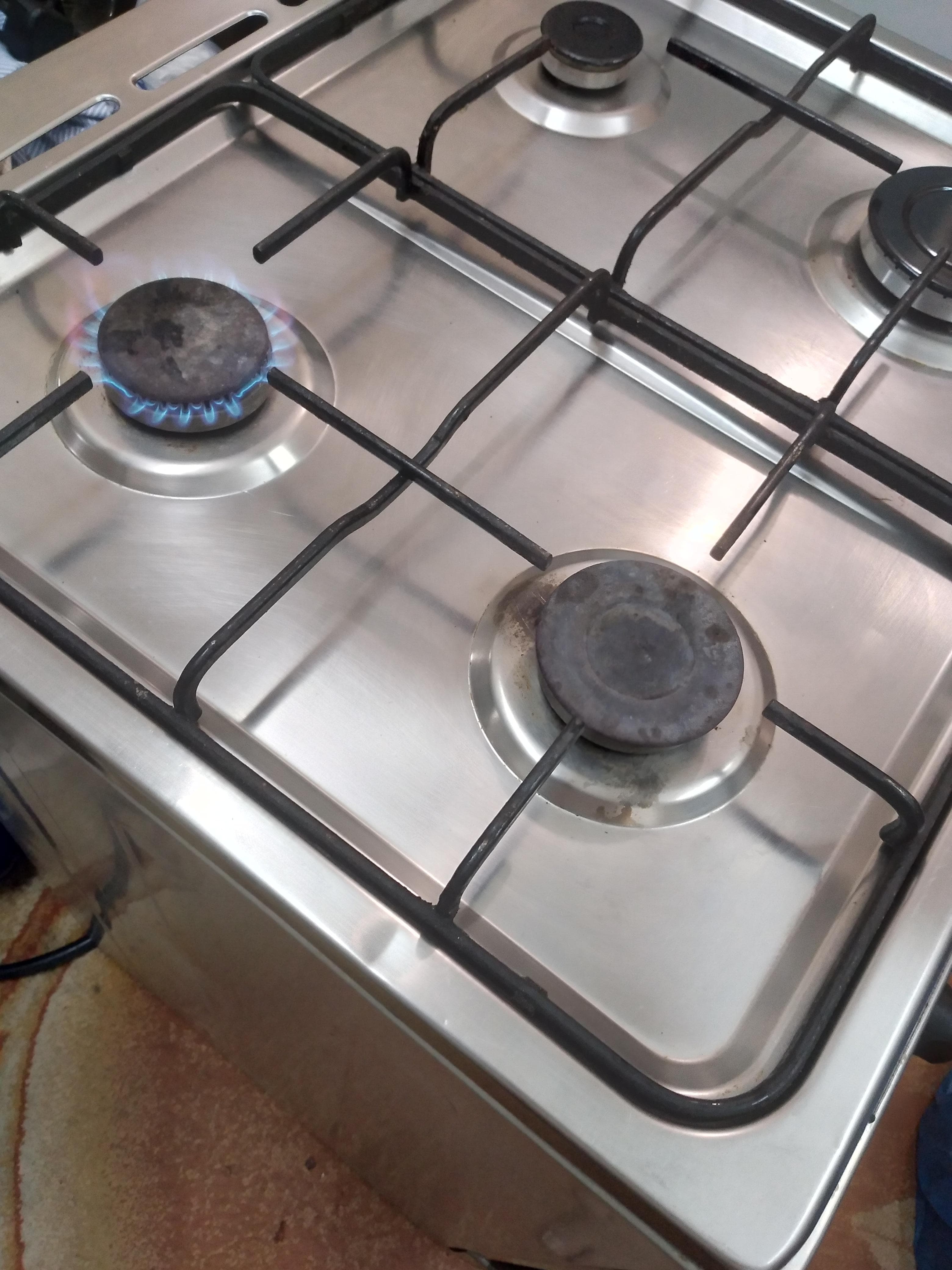 Wansa four burner gas oven in excellent condition 2