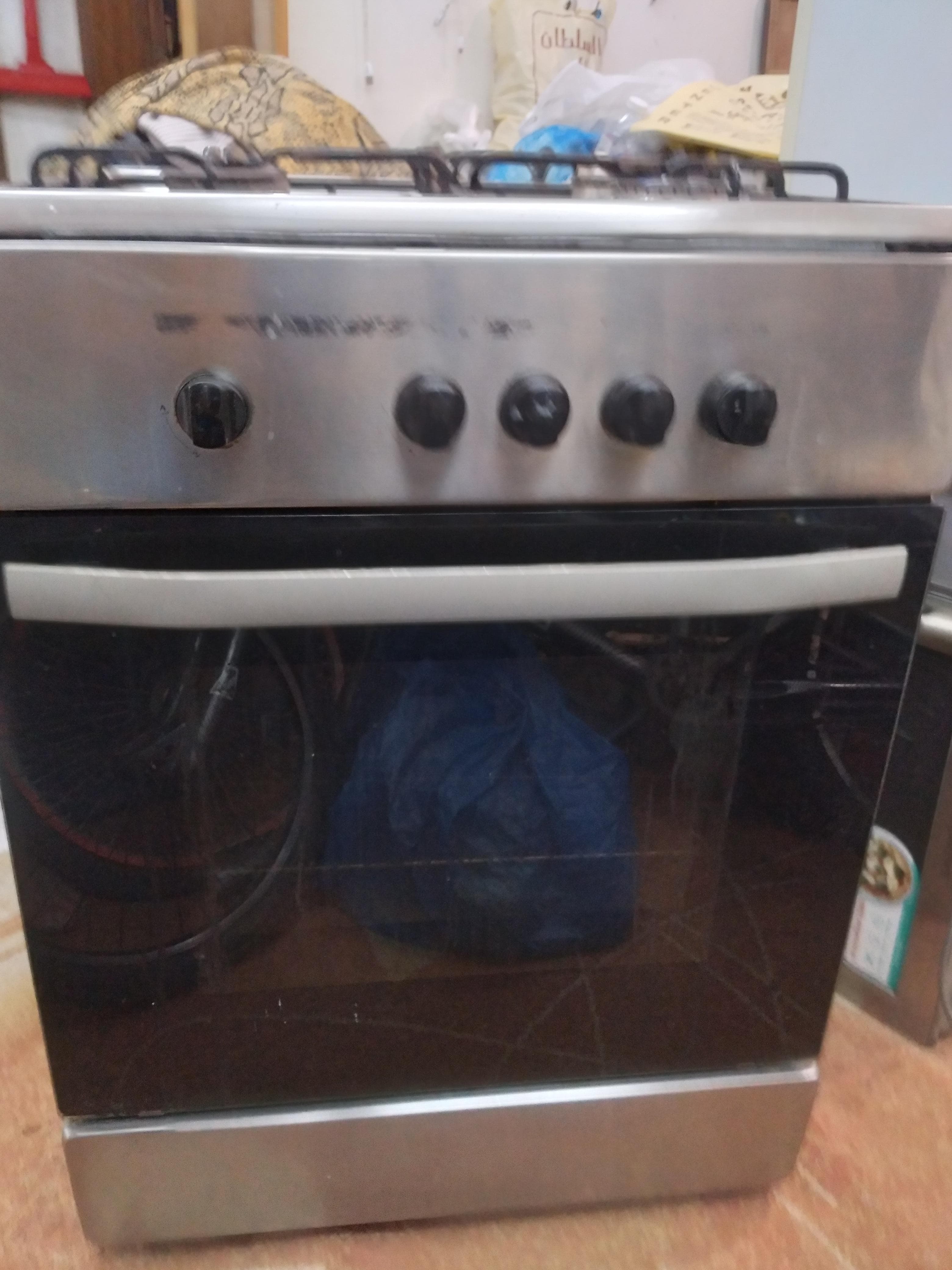 Wansa four burner gas oven in excellent condition 3