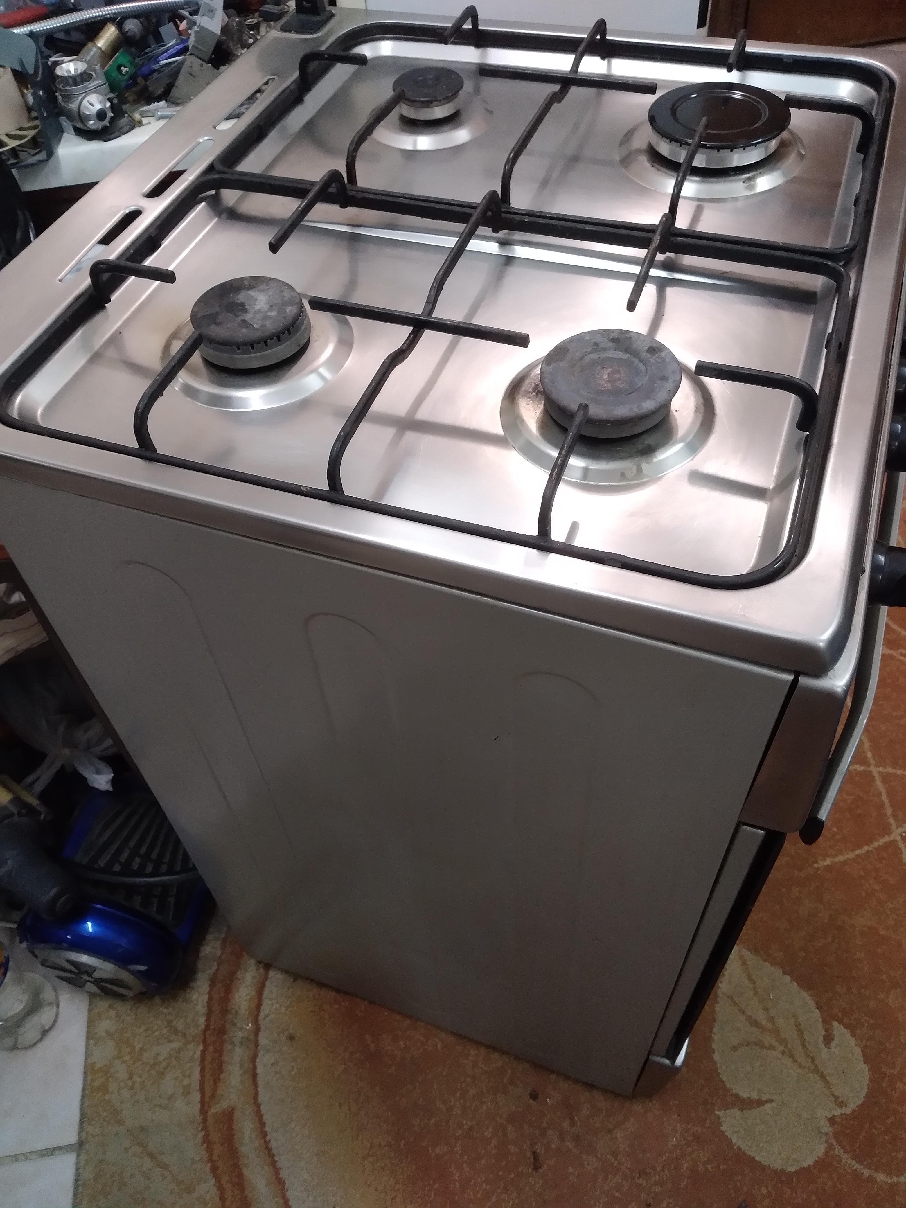 Wansa four burner gas oven in excellent condition 5