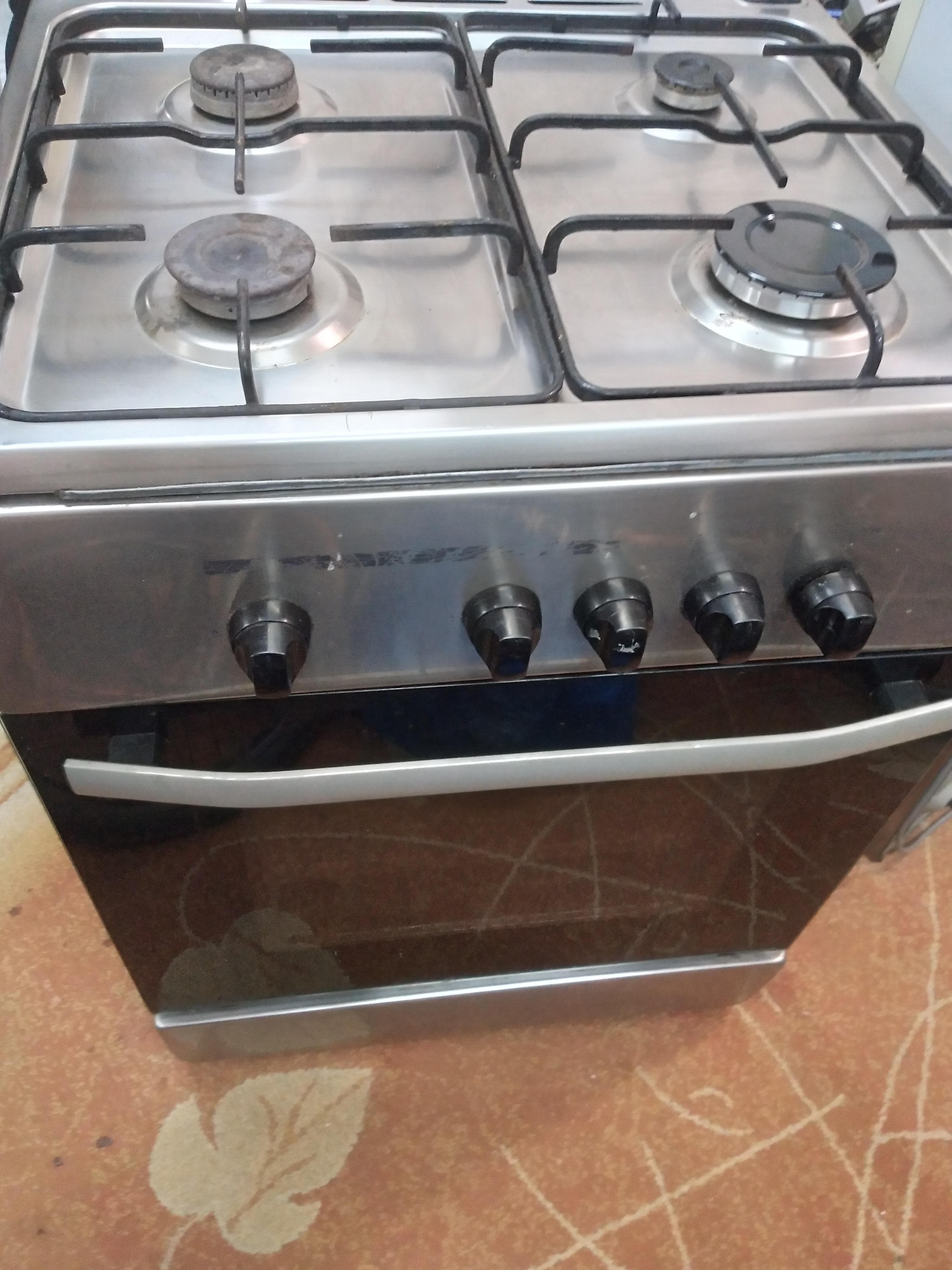 Wansa four burner gas oven in excellent condition 7