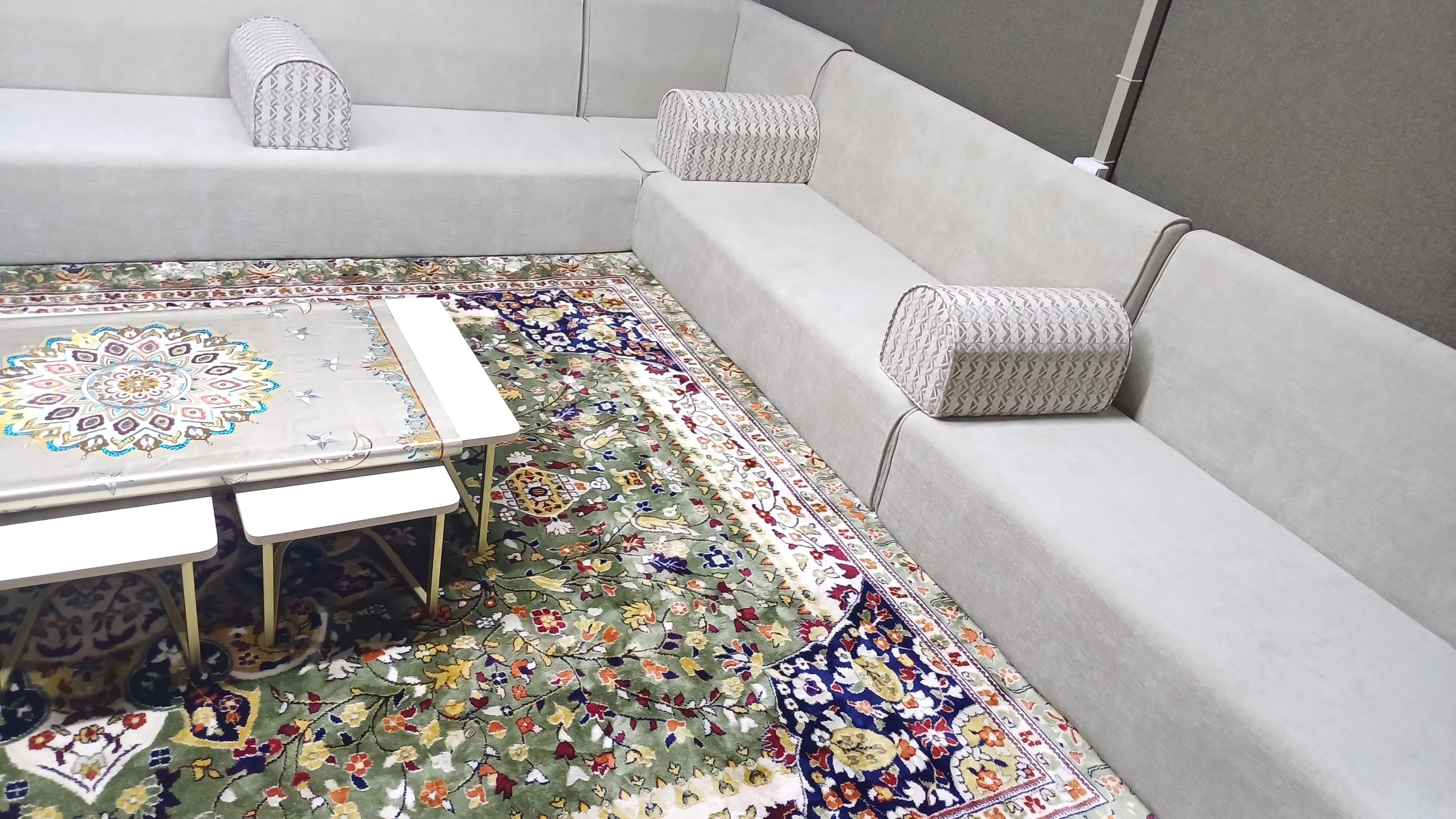 Installing and selling light carpets 8