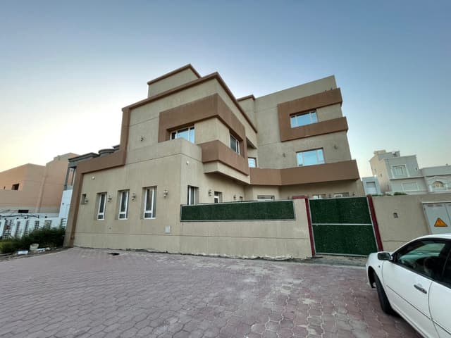 For sale Wafra house with an area of 600 meters 