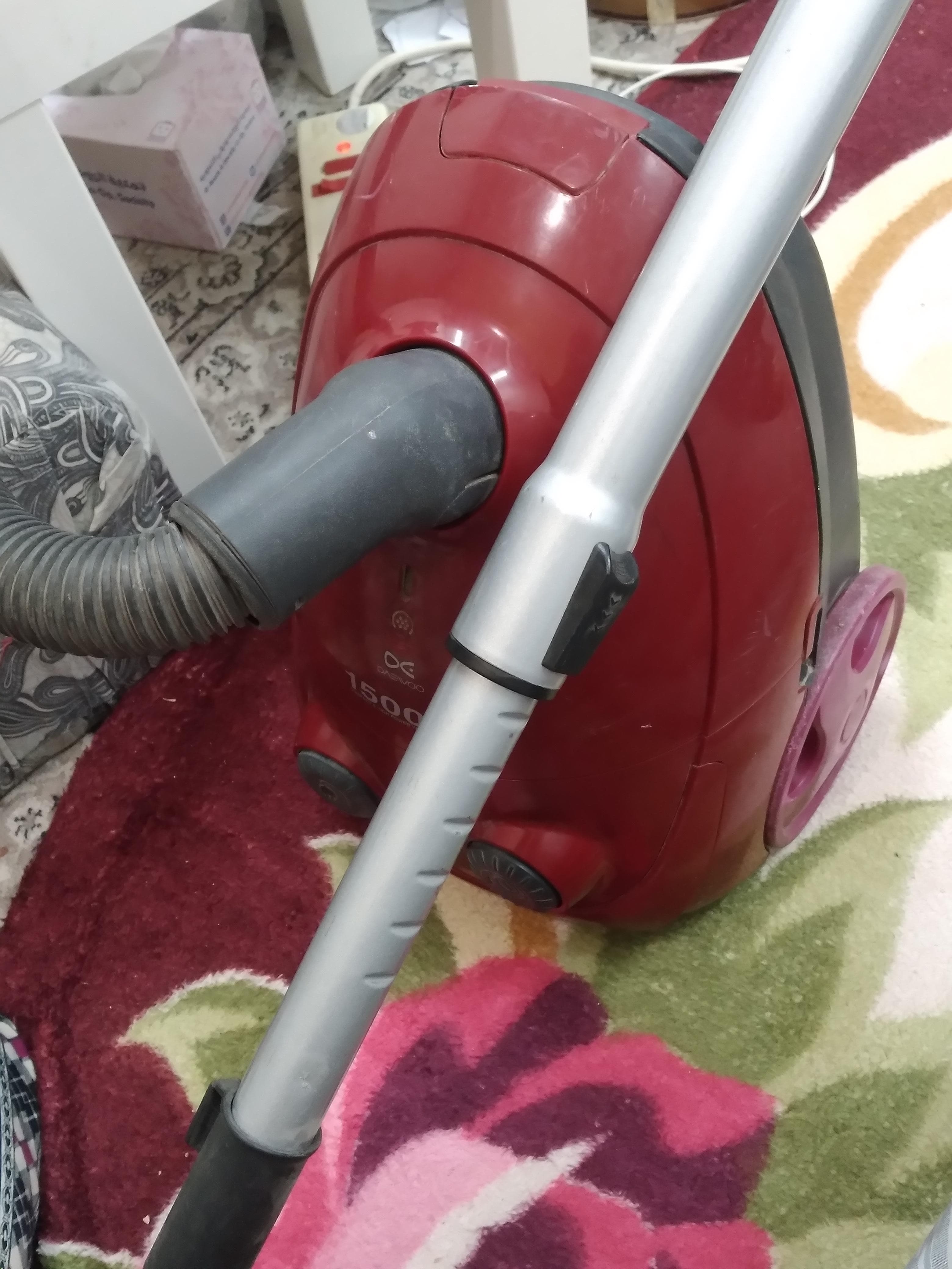 Daewoo 1500 watt vacuum cleaner in excellent condition 1