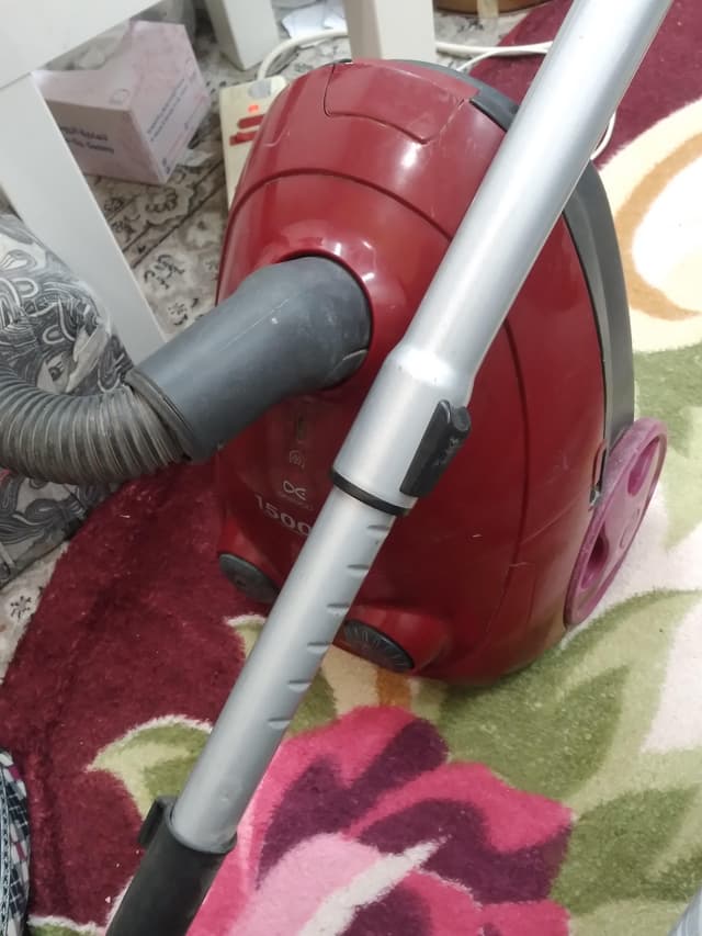 Daewoo 1500 watt vacuum cleaner in excellent condition