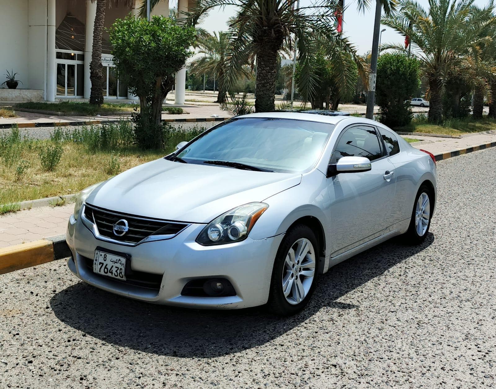 Nissan Altima Coupe 2011 0