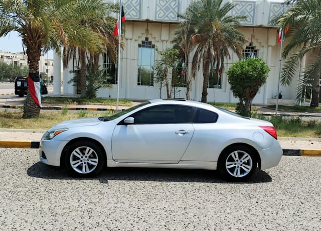 Nissan Altima Coupe 2011