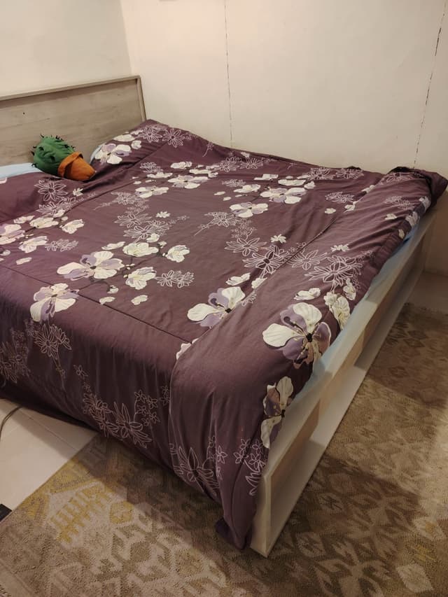 For sale bed, wardrobe