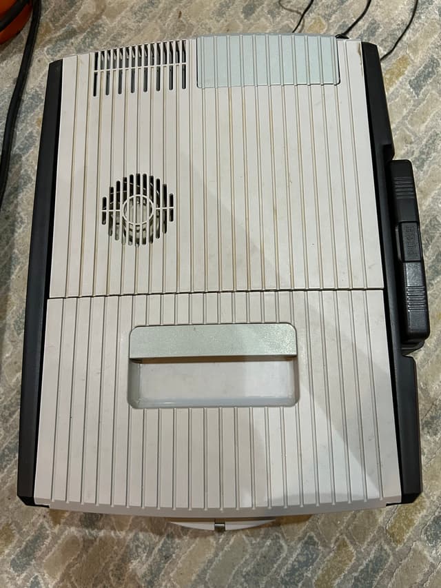 Travel refrigerator