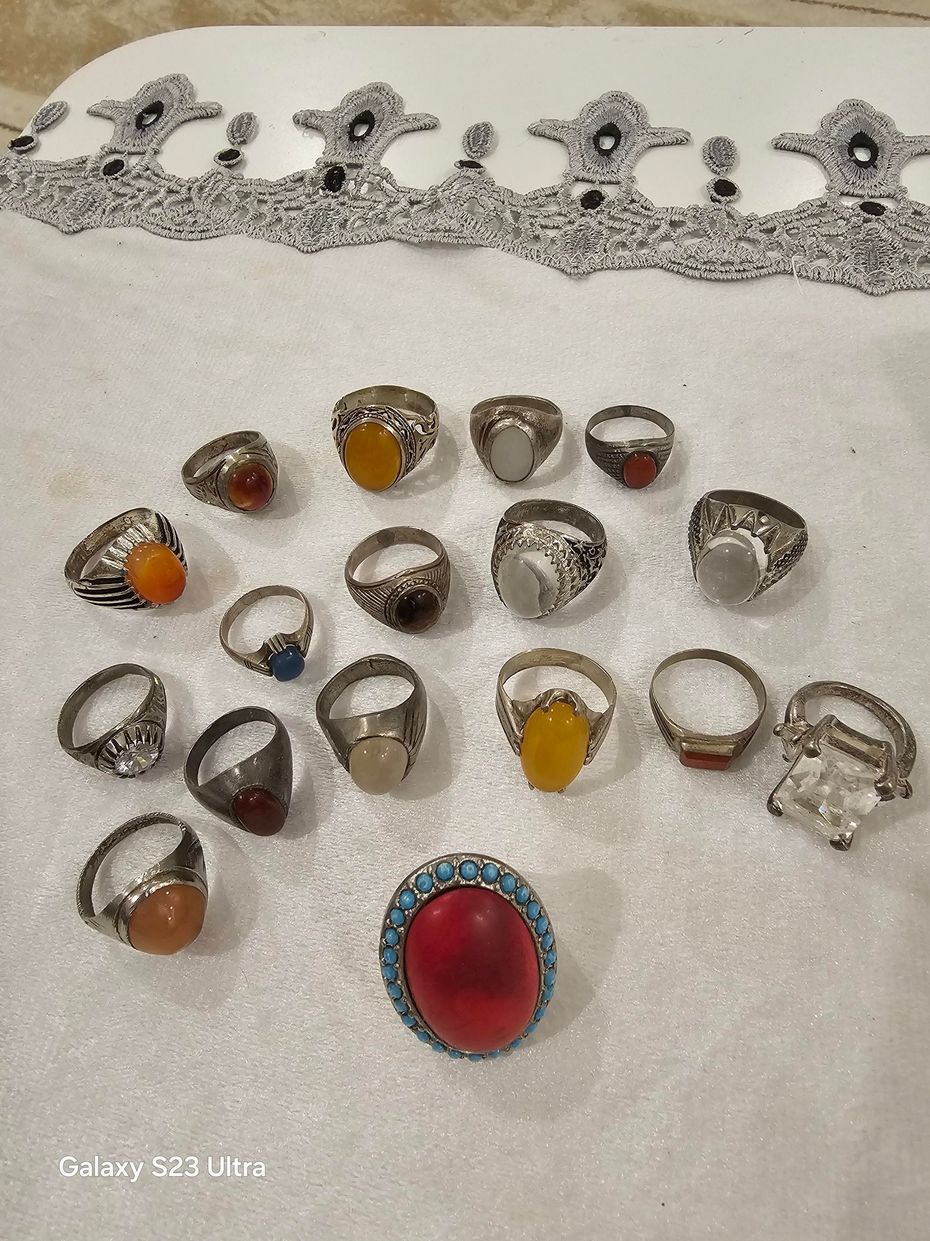 A set of old rings 0