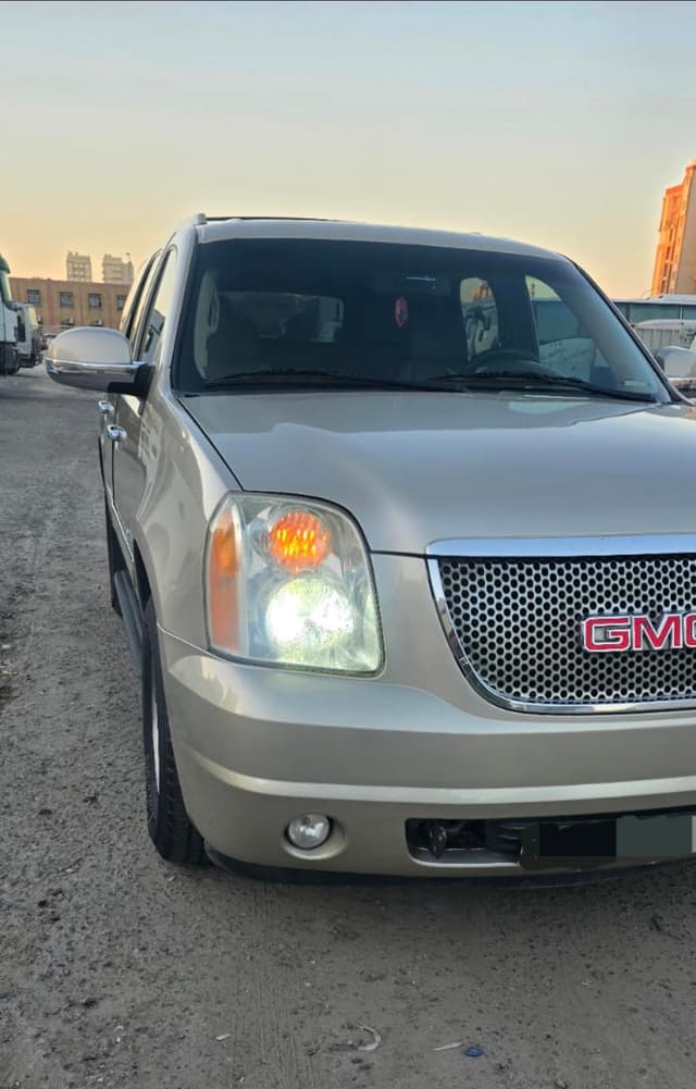 Yukon model 2013 for sale