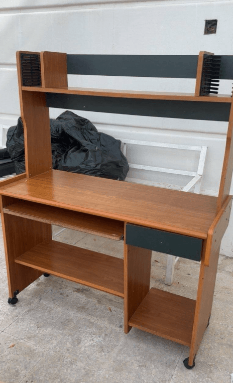  For sale wooden computer table 1