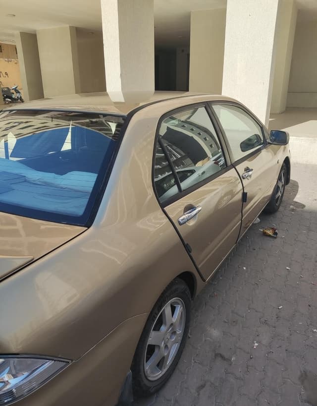 لانسر موديل 2006