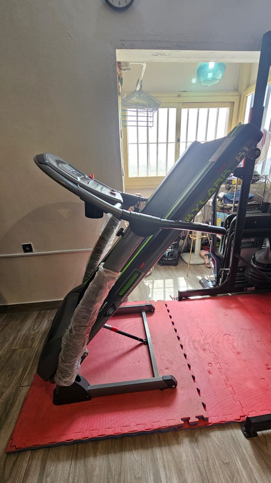 Electric treadmill in excellent condition  1