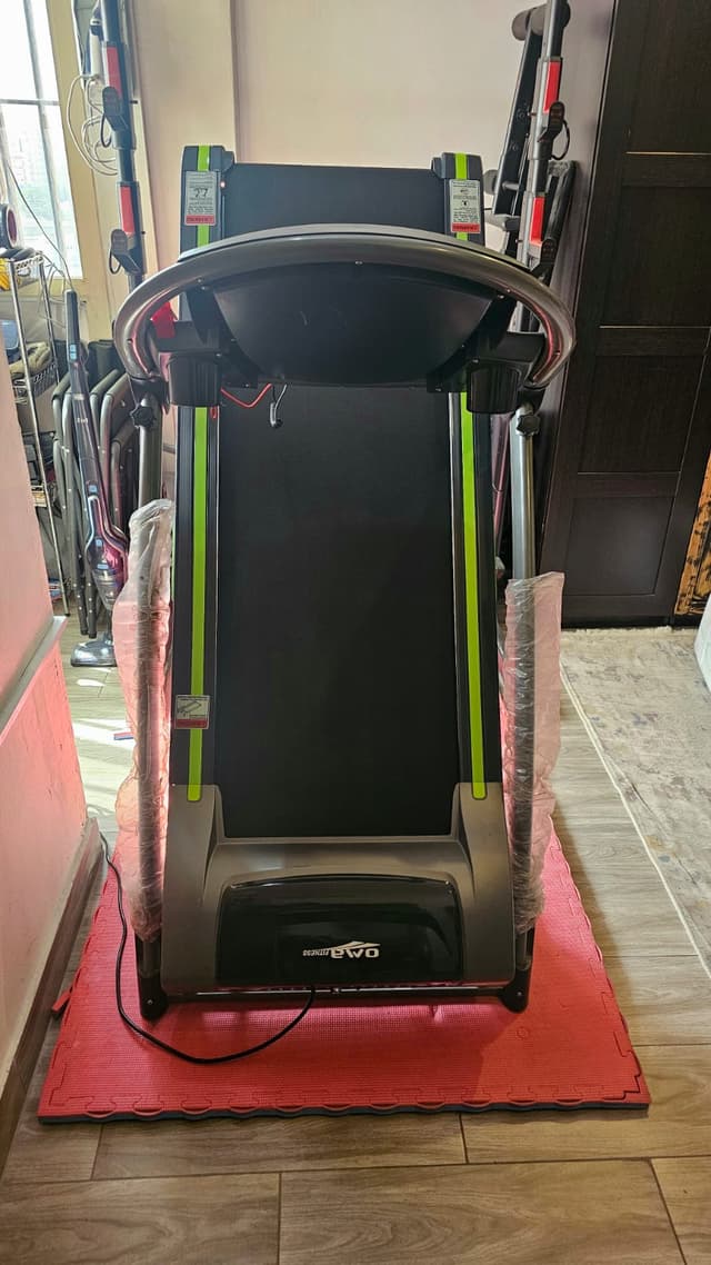 Electric treadmill in excellent condition 
