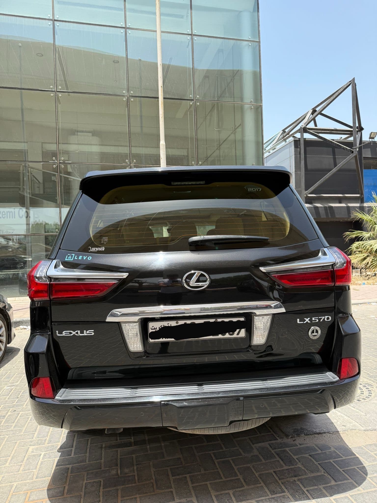 للبيع LX 570 2017  1