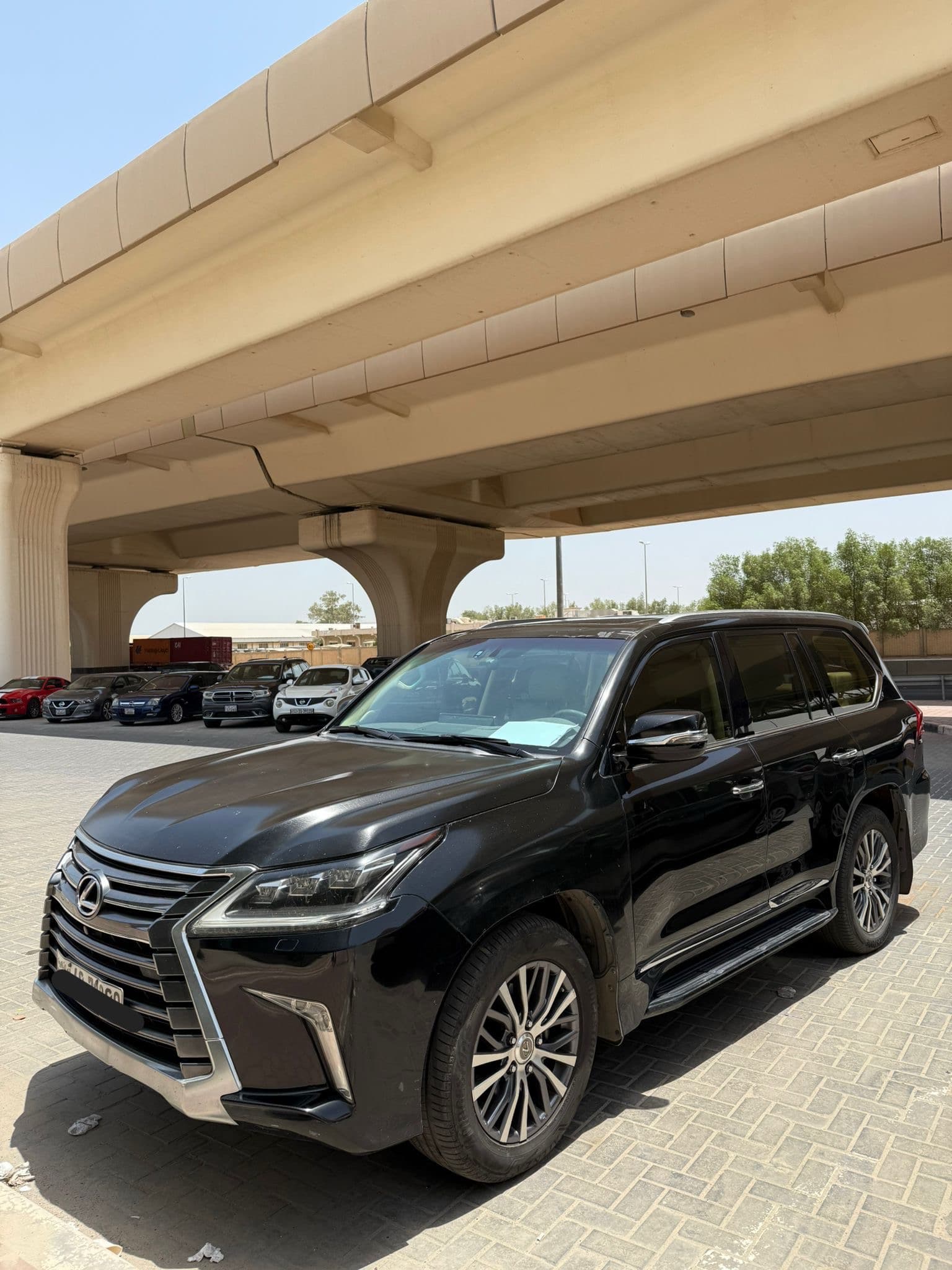 للبيع LX 570 2017  3