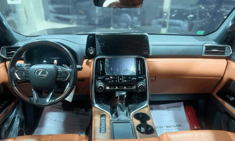  لكزس LX600 موديل 2022 3