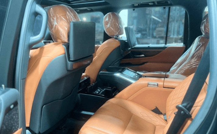  لكزس LX600 موديل 2022 4