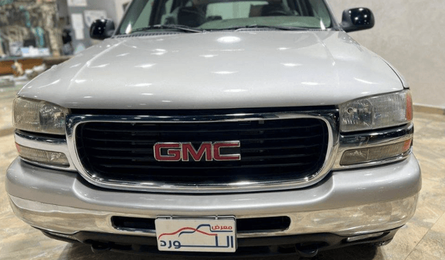 GMC Suburban model 2006