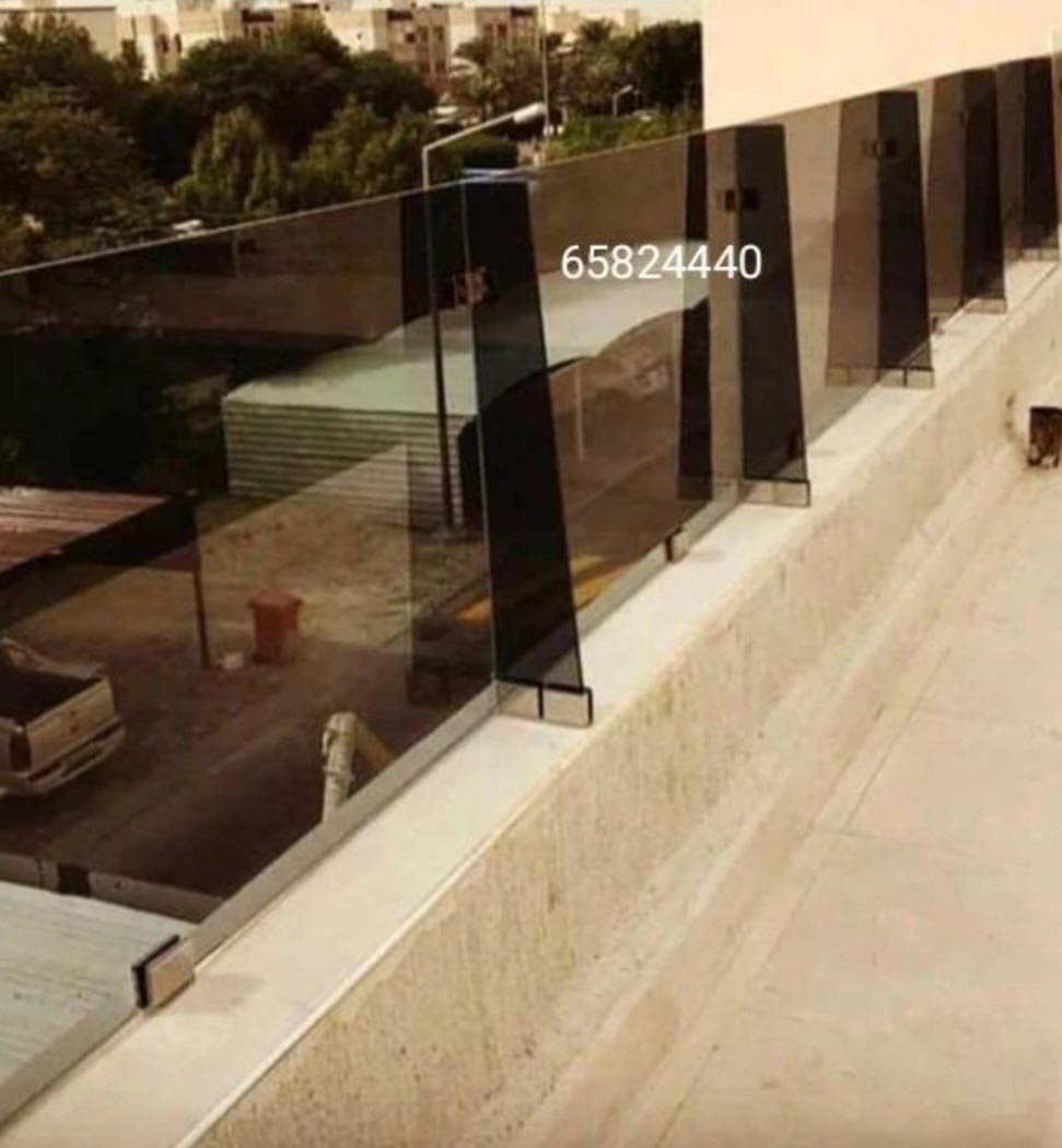Glass and details of secret glass and mirrors 6