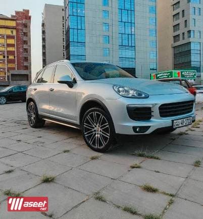 Porsche Cayenne model 2016 