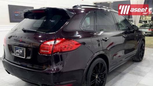 Porsche Cayenne S model 2012 4
