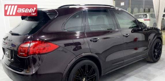Porsche Cayenne S model 2012 5