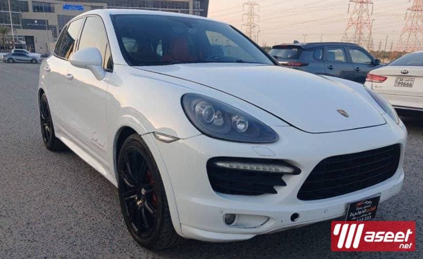 Porsche Cayenne GTS model 2013  2
