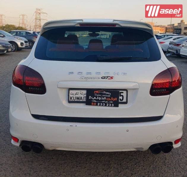 Porsche Cayenne GTS model 2013  7
