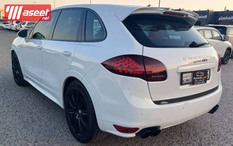 Porsche Cayenne GTS model 2013  8