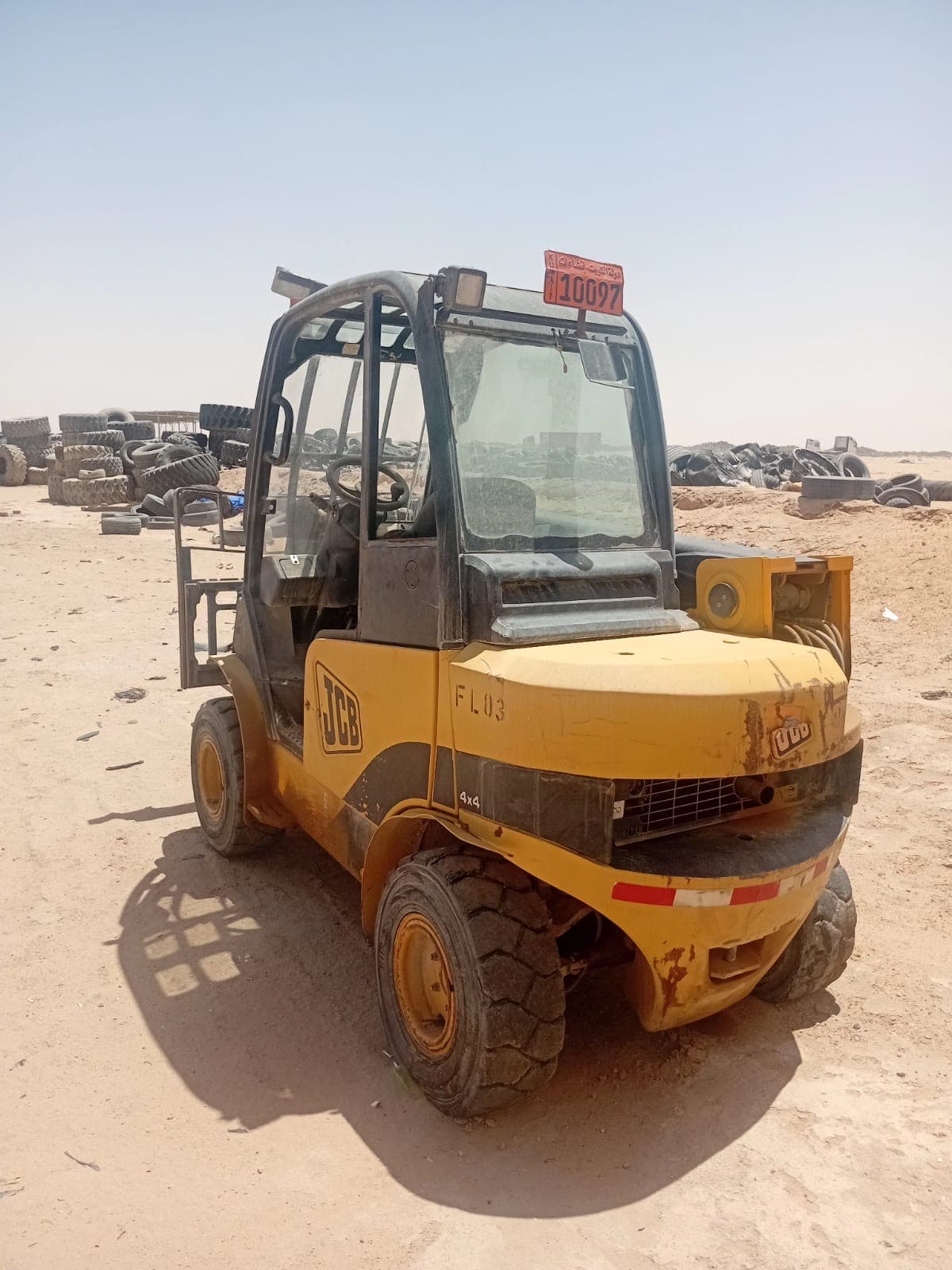 2 Forklift Model 2010 JCB 0