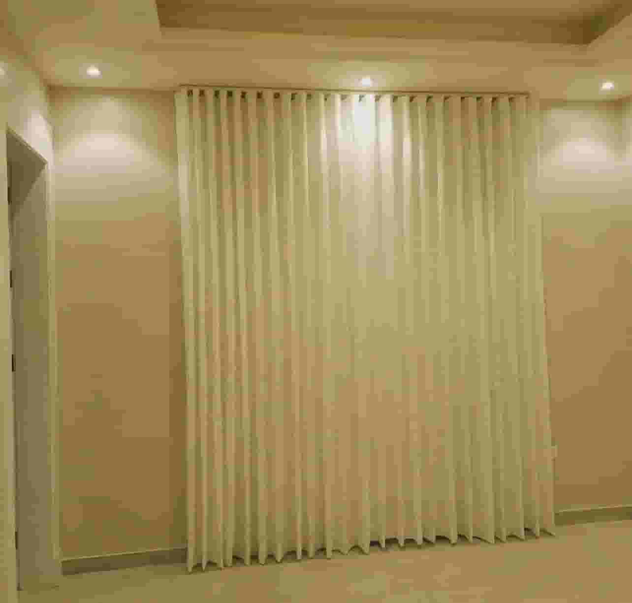 Customizing the Kuwait curtain  Customizing the Kuwait curtain
