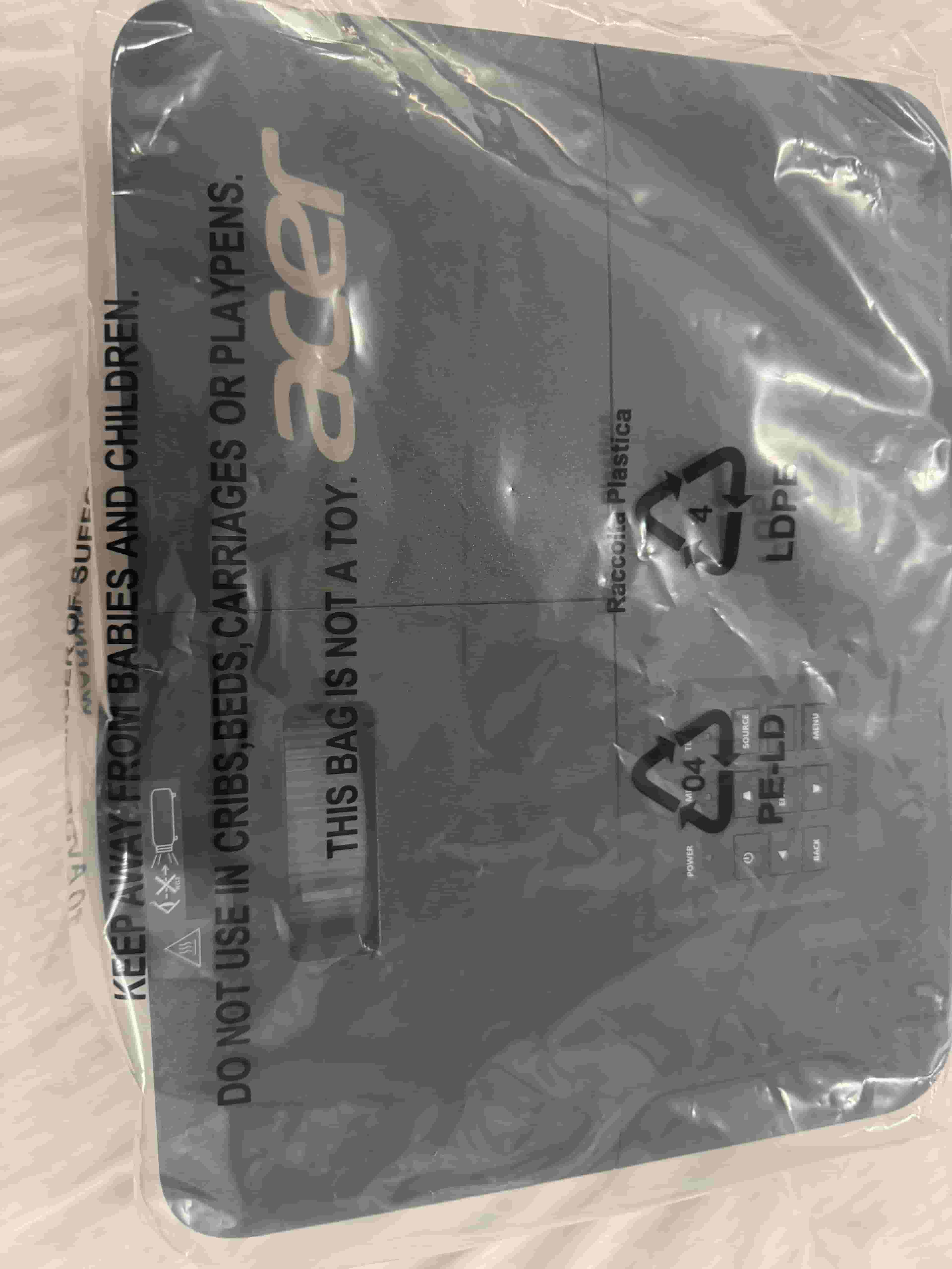 A new datashow has a warranty A new datashow has a warranty