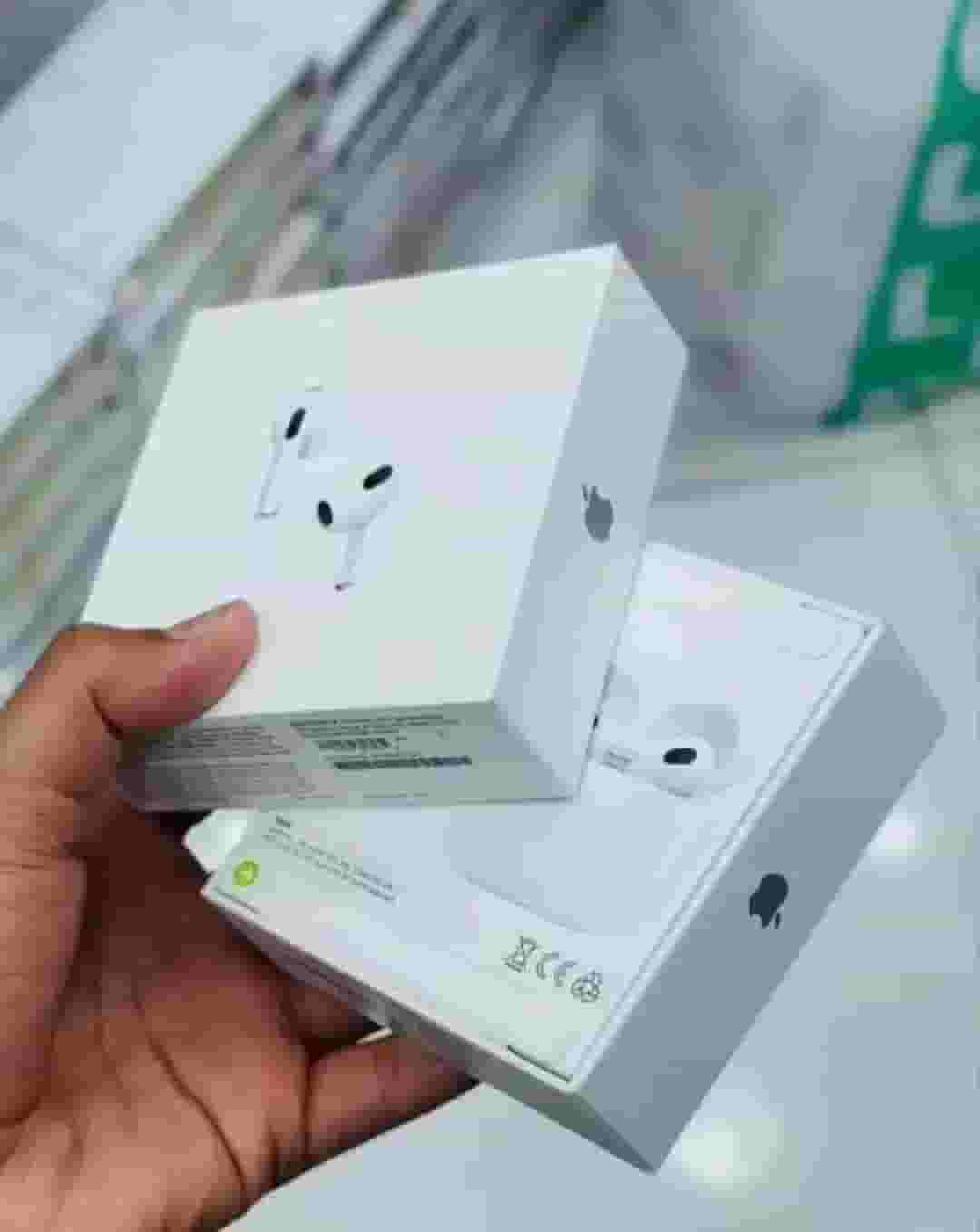 2 Apple AirPods Pro 2  2 Apple AirPods Pro 2