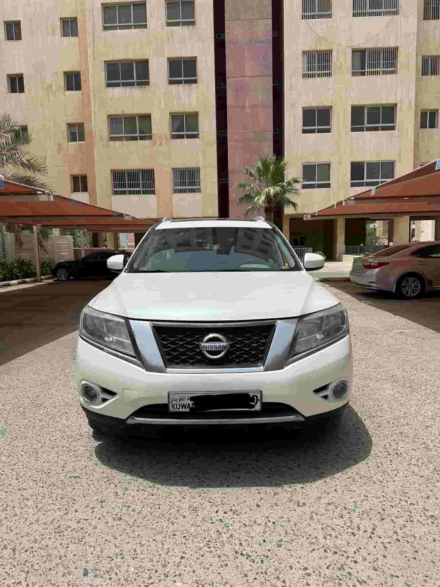 Nissan Pathfinder 2016 model for sale Nissan Pathfinder 2016 model for sale